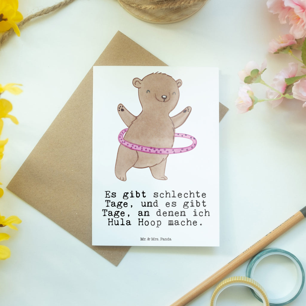 Grußkarte Bär Hula Hoop Grußkarte, Klappkarte, Einladungskarte, Glückwunschkarte, Hochzeitskarte, Geburtstagskarte, Karte, Ansichtskarten, Geschenk, Sport, Sportart, Hobby, Schenken, Danke, Dankeschön, Auszeichnung, Gewinn, Sportler, Hula Hoop, Fitness, Training