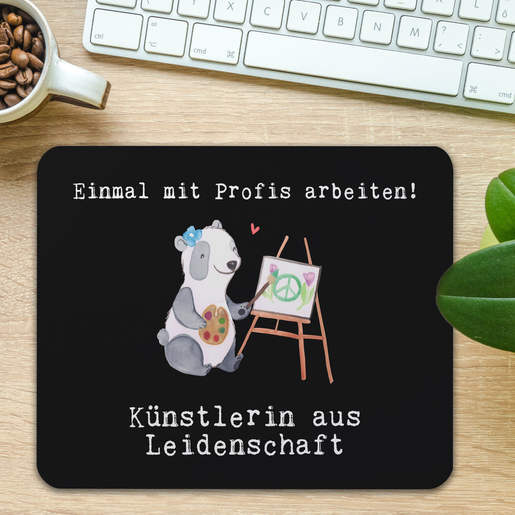 Mauspad Künstlerin aus Leidenschaft Mousepad, Computer zubehör, Büroausstattung, PC Zubehör, Arbeitszimmer, Mauspad, Einzigartiges Mauspad, Designer Mauspad, Mausunterlage, Mauspad Büro, Beruf, Ausbildung, Jubiläum, Abschied, Rente, Kollege, Kollegin, Geschenk, Schenken, Arbeitskollege, Mitarbeiter, Firma, Danke, Dankeschön, Künstlerin, Malerin, Kunstmalerin, Galerie Eröffnung, Kunstschule