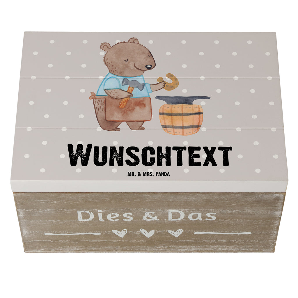 Personalisierte Holzkiste Schmied mit Herz Holzkiste mit Namen, Kiste mit Namen, Schatzkiste mit Namen, Truhe mit Namen, Schatulle mit Namen, Erinnerungsbox mit Namen, Erinnerungskiste, mit Namen, Dekokiste mit Namen, Aufbewahrungsbox mit Namen, Holzkiste Personalisiert, Kiste Personalisiert, Schatzkiste Personalisiert, Truhe Personalisiert, Schatulle Personalisiert, Erinnerungsbox Personalisiert, Erinnerungskiste Personalisiert, Dekokiste Personalisiert, Aufbewahrungsbox Personalisiert, Geschenkbox personalisiert, GEschenkdose personalisiert, Beruf, Ausbildung, Jubiläum, Abschied, Rente, Kollege, Kollegin, Geschenk, Schenken, Arbeitskollege, Mitarbeiter, Firma, Danke, Dankeschön