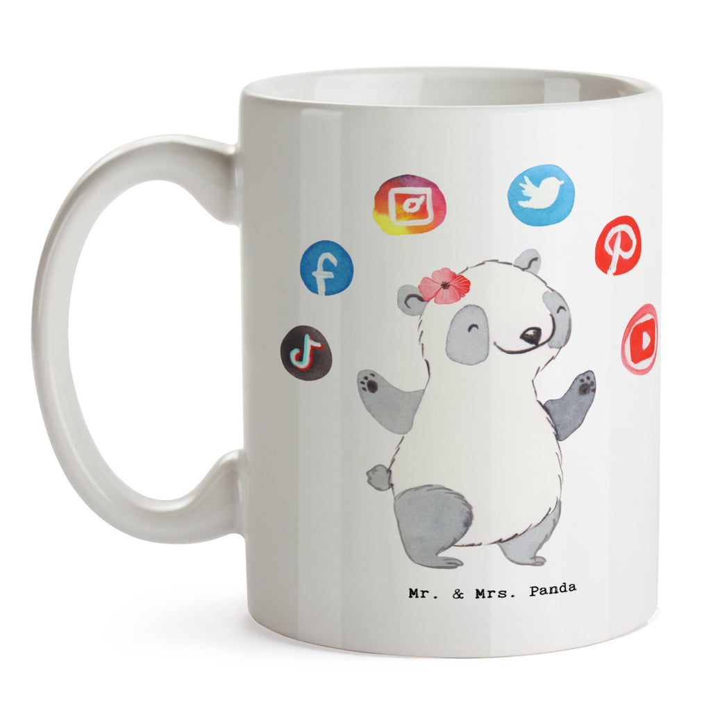 Tasse Social Media Managerin mit Herz Tasse, Kaffeetasse, Teetasse, Becher, Kaffeebecher, Teebecher, Keramiktasse, Porzellantasse, Büro Tasse, Geschenk Tasse, Tasse Sprüche, Tasse Motive, Kaffeetassen, Tasse bedrucken, Designer Tasse, Cappuccino Tassen, Schöne Teetassen, Beruf, Ausbildung, Jubiläum, Abschied, Rente, Kollege, Kollegin, Geschenk, Schenken, Arbeitskollege, Mitarbeiter, Firma, Danke, Dankeschön