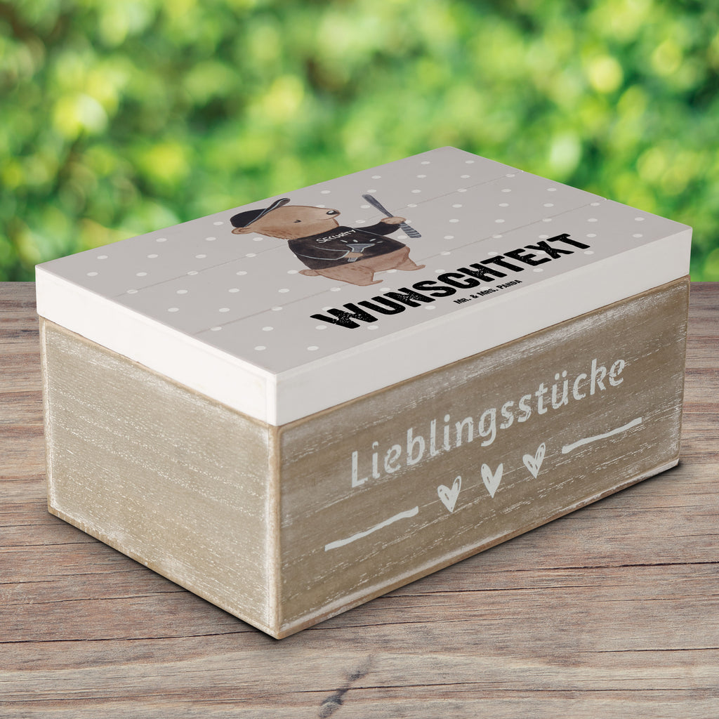 Personalisierte Holzkiste Sicherheitsdienstmitarbeiter mit Herz Holzkiste mit Namen, Kiste mit Namen, Schatzkiste mit Namen, Truhe mit Namen, Schatulle mit Namen, Erinnerungsbox mit Namen, Erinnerungskiste, mit Namen, Dekokiste mit Namen, Aufbewahrungsbox mit Namen, Holzkiste Personalisiert, Kiste Personalisiert, Schatzkiste Personalisiert, Truhe Personalisiert, Schatulle Personalisiert, Erinnerungsbox Personalisiert, Erinnerungskiste Personalisiert, Dekokiste Personalisiert, Aufbewahrungsbox Personalisiert, Geschenkbox personalisiert, GEschenkdose personalisiert, Beruf, Ausbildung, Jubiläum, Abschied, Rente, Kollege, Kollegin, Geschenk, Schenken, Arbeitskollege, Mitarbeiter, Firma, Danke, Dankeschön