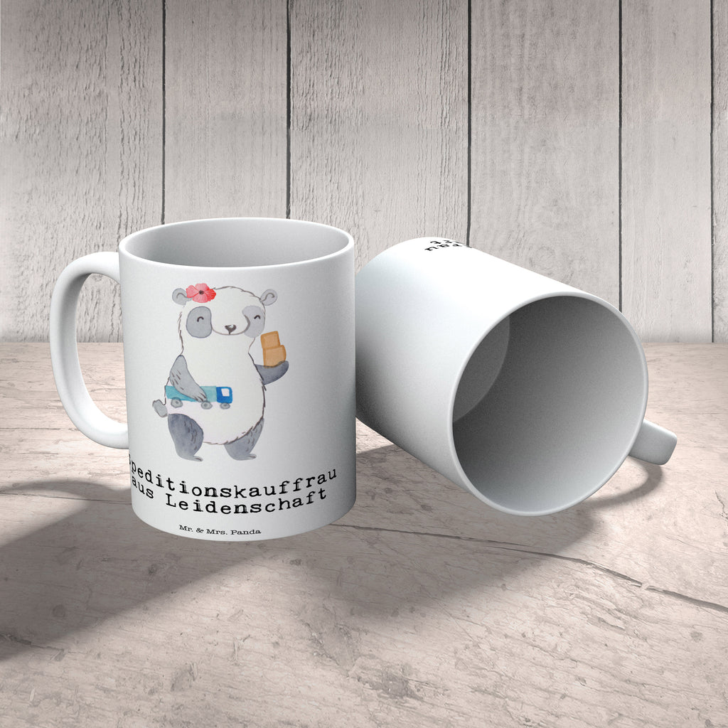 Tasse Speditionskauffrau aus Leidenschaft Tasse, Kaffeetasse, Teetasse, Becher, Kaffeebecher, Teebecher, Keramiktasse, Porzellantasse, Büro Tasse, Geschenk Tasse, Tasse Sprüche, Tasse Motive, Kaffeetassen, Tasse bedrucken, Designer Tasse, Cappuccino Tassen, Schöne Teetassen, Beruf, Ausbildung, Jubiläum, Abschied, Rente, Kollege, Kollegin, Geschenk, Schenken, Arbeitskollege, Mitarbeiter, Firma, Danke, Dankeschön