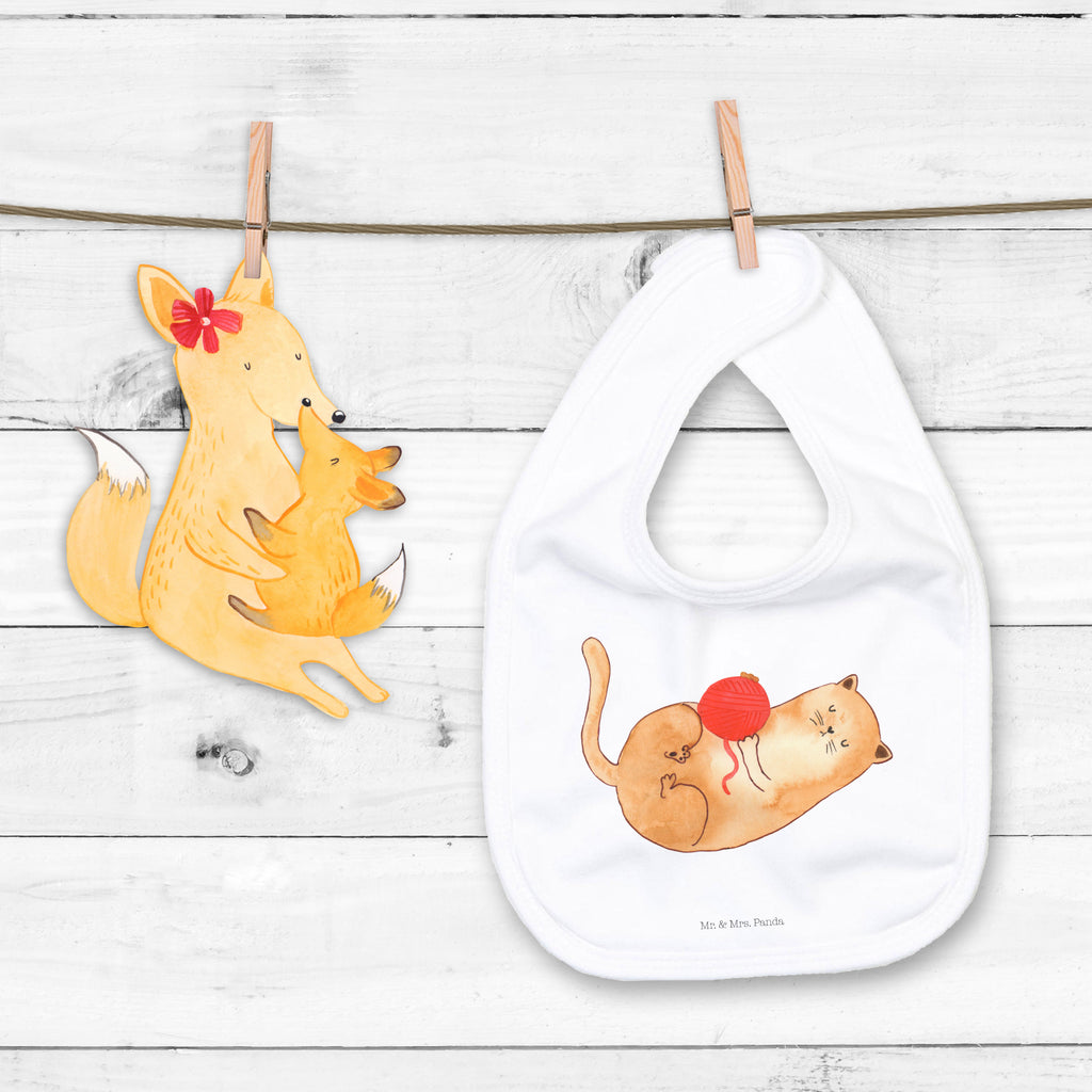 Organic Babylätzchen Katze Wolle Baby, Lätzchen, Spucktuch, Sabberlätzchen, Klettlätzchen, Babygeschenk, Baby Lätzchen, Geschenk für Geburt, Geschenk zur Geburt, Baby Spucktuch, Babyausstattung, Geschenkidee für Babyparty, Katze, Katzenmotiv, Katzenfan, Katzendeko, Katzenfreund, Katzenliebhaber, Katzenprodukte, Katzenartikel, Katzenaccessoires, Katzensouvenirs, Katzenliebhaberprodukte, Katzenmotive, Katzen, Kater, Mietze, Cat, Cats, Katzenhalter, Katzenbesitzerin, Haustier, Wollknäuel, Wolle, Spielen, Spiel, verspielt