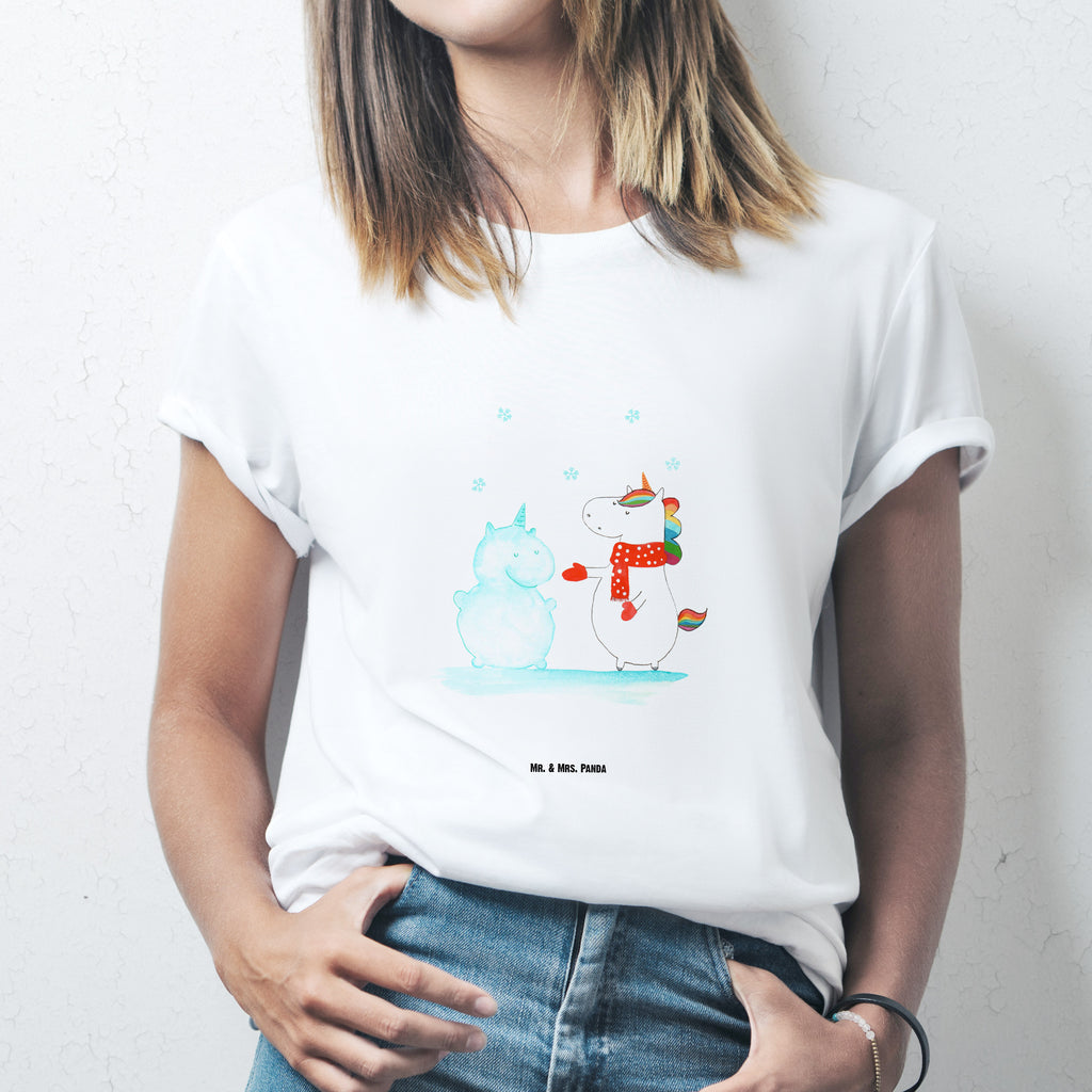 T-Shirt Standard Einhorn Schneemann T-Shirt, Shirt, Tshirt, Lustiges T-Shirt, T-Shirt mit Spruch, Party, Junggesellenabschied, Jubiläum, Geburstag, Herrn, Damen, Männer, Frauen, Schlafshirt, Nachthemd, Sprüche, Einhorn, Einhörner, Einhorn Deko, Pegasus, Unicorn, Schneemann, Winter, Schnee, Kuchen, Weihnachten, kalt, Mütze, Handschuhe, X-Mas