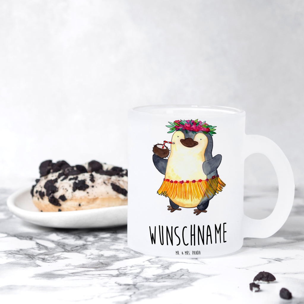 Personalisierte Teetasse Pinguin Kokosnuss Personalisierte Teetasse, Personalisiertes Teeglas, Personalisierter Teebecher, Personalisierte Glas Teetasse, Personalisierte Teetasse aus Glas, Teetasse mit Namen, Teeglas mit Namen, Teebecher mit Namen, Glas Teetasse mit Namen, Teetasse aus Glas mit Namen, Teetasse Wunschname, Teetasse selbst gestalten., Pinguin, Aloha, Hawaii, Urlaub, Kokosnuss, Pinguine