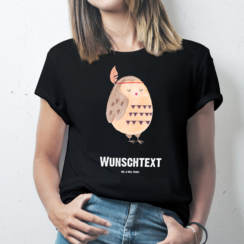 Personalisiertes T-Shirt Eule Federschmuck T-Shirt Personalisiert, T-Shirt mit Namen, T-Shirt mit Aufruck, Männer, Frauen, Wunschtext, Bedrucken, Eule, Eule Deko, Owl, Das Leben ist ein Abenteuer, Reisespruch, Federschmuck, Dekoration