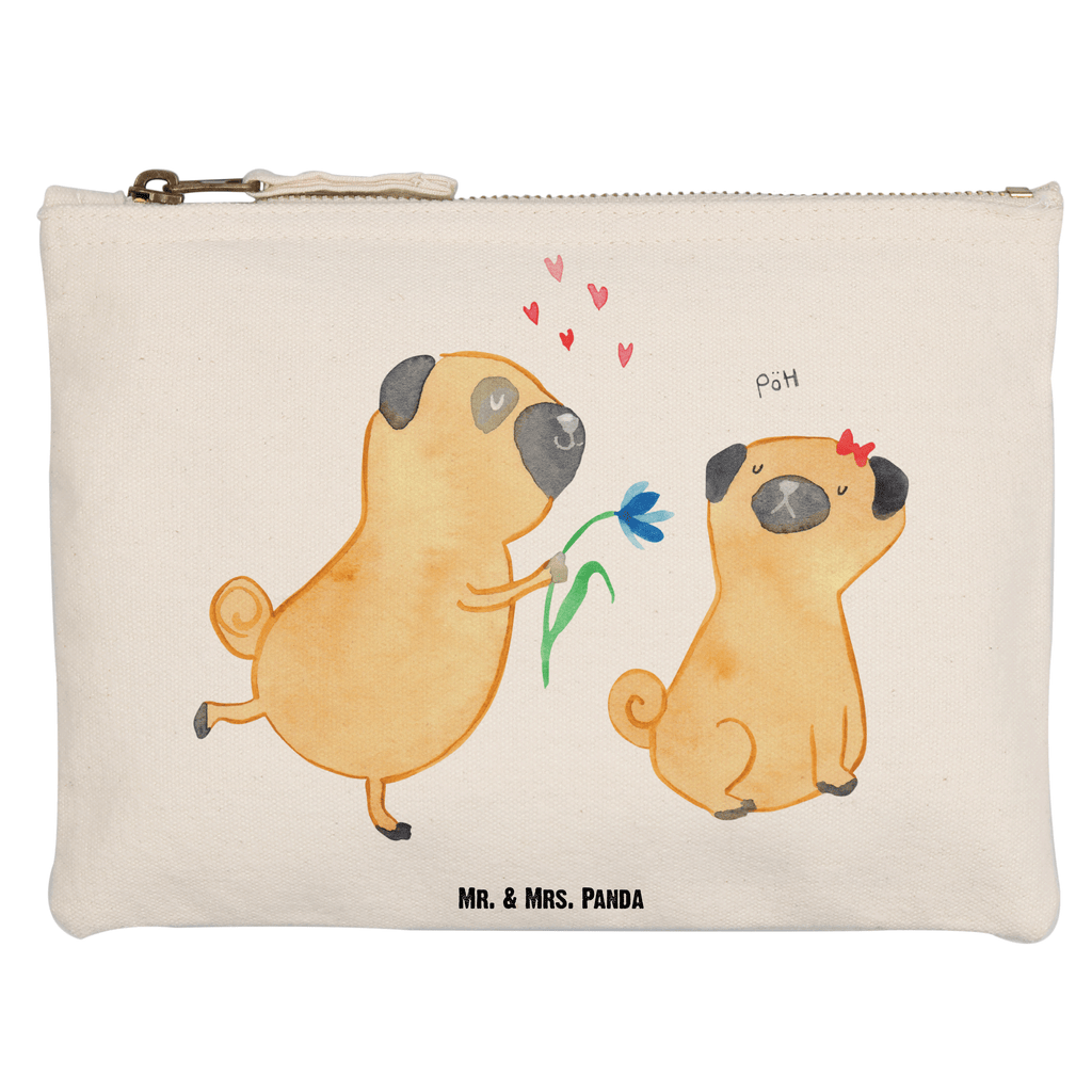 Schminktasche Mops verliebt Schminktasche, Kosmetiktasche, Kosmetikbeutel, Stiftemäppchen, Etui, Federmappe, Makeup, XXL, Schminketui, Kosmetiketui, Schlamperetui, Hund, Hundemotiv, Haustier, Hunderasse, Tierliebhaber, Hundebesitzer, Sprüche, Mops, Möpse, Hundeliebe, verliebt, Liebe, Liebesspruch. Verlobt, Geschenk Freund, Partner