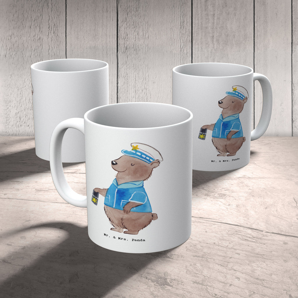 Tasse Polizist mit Herz Tasse, Kaffeetasse, Teetasse, Becher, Kaffeebecher, Teebecher, Keramiktasse, Porzellantasse, Büro Tasse, Geschenk Tasse, Tasse Sprüche, Tasse Motive, Kaffeetassen, Tasse bedrucken, Designer Tasse, Cappuccino Tassen, Schöne Teetassen, Beruf, Ausbildung, Jubiläum, Abschied, Rente, Kollege, Kollegin, Geschenk, Schenken, Arbeitskollege, Mitarbeiter, Firma, Danke, Dankeschön, Polizist, Polizeibeamter, Wachmann, Cop, Polizei, Studium