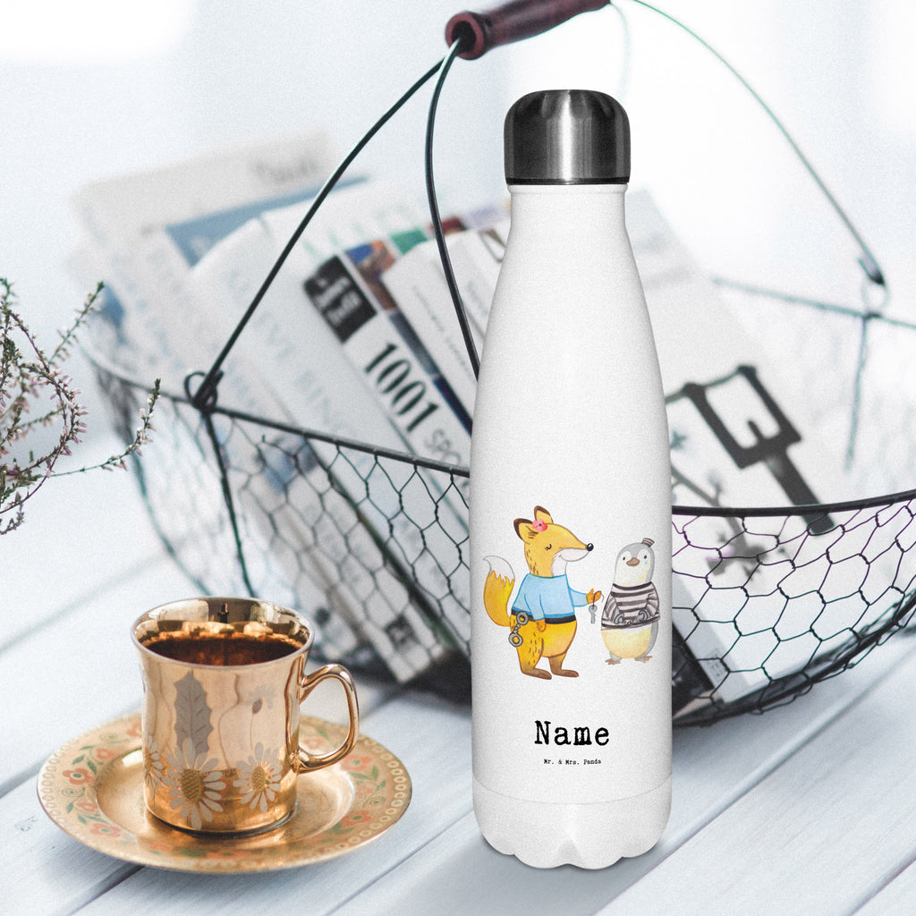 Personalisierte Thermosflasche Justizvollzugsbeamte mit Herz Personalisierte Isolierflasche, Personalisierte Thermoflasche, Personalisierte Trinkflasche, Trinkflasche Mit Namen, Wunschname, Bedrucken, Namensflasche, Beruf, Ausbildung, Jubiläum, Abschied, Rente, Kollege, Kollegin, Geschenk, Schenken, Arbeitskollege, Mitarbeiter, Firma, Danke, Dankeschön, Gefängniswärterin, Justizvollzugsbeamte