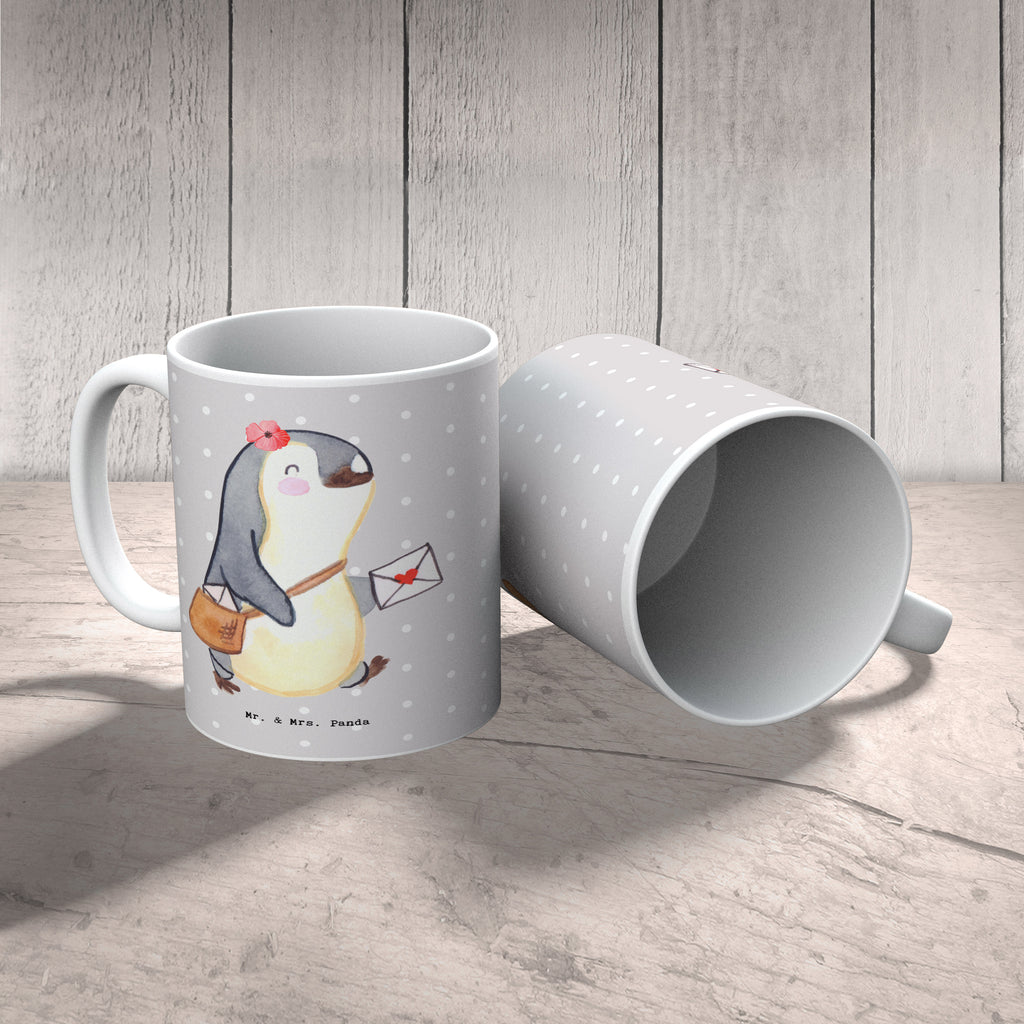 Tasse Postbotin mit Herz Tasse, Kaffeetasse, Teetasse, Becher, Kaffeebecher, Teebecher, Keramiktasse, Porzellantasse, Büro Tasse, Geschenk Tasse, Tasse Sprüche, Tasse Motive, Kaffeetassen, Tasse bedrucken, Designer Tasse, Cappuccino Tassen, Schöne Teetassen, Beruf, Ausbildung, Jubiläum, Abschied, Rente, Kollege, Kollegin, Geschenk, Schenken, Arbeitskollege, Mitarbeiter, Firma, Danke, Dankeschön, Postbotin, Briefzustellerin, Briefträgerin, Postlerin