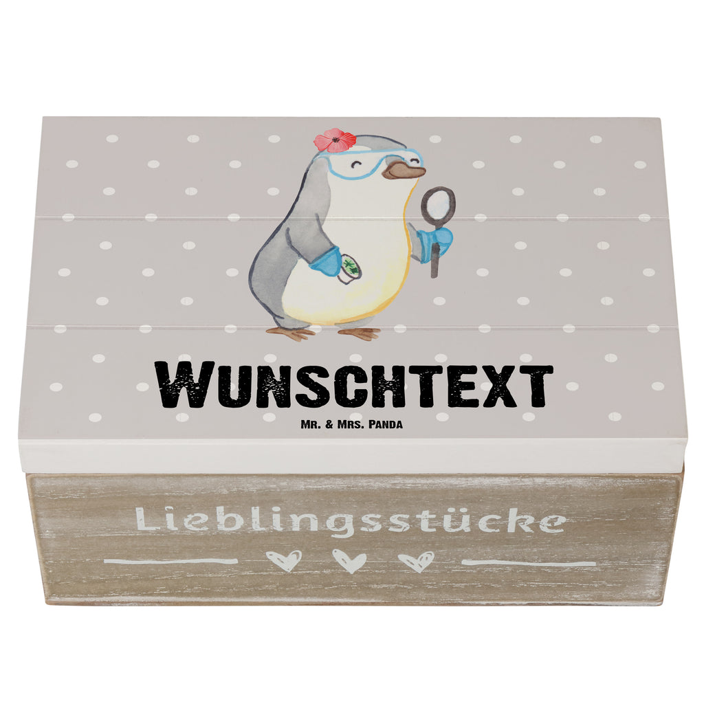 Personalisierte Holzkiste Wissenschaftlerin Herz Holzkiste mit Namen, Kiste mit Namen, Schatzkiste mit Namen, Truhe mit Namen, Schatulle mit Namen, Erinnerungsbox mit Namen, Erinnerungskiste, mit Namen, Dekokiste mit Namen, Aufbewahrungsbox mit Namen, Holzkiste Personalisiert, Kiste Personalisiert, Schatzkiste Personalisiert, Truhe Personalisiert, Schatulle Personalisiert, Erinnerungsbox Personalisiert, Erinnerungskiste Personalisiert, Dekokiste Personalisiert, Aufbewahrungsbox Personalisiert, Geschenkbox personalisiert, GEschenkdose personalisiert, Beruf, Ausbildung, Jubiläum, Abschied, Rente, Kollege, Kollegin, Geschenk, Schenken, Arbeitskollege, Mitarbeiter, Firma, Danke, Dankeschön, Wissenschaftlerin, Forscherin, Akademikerin, Universität, Forschungseinrichtung