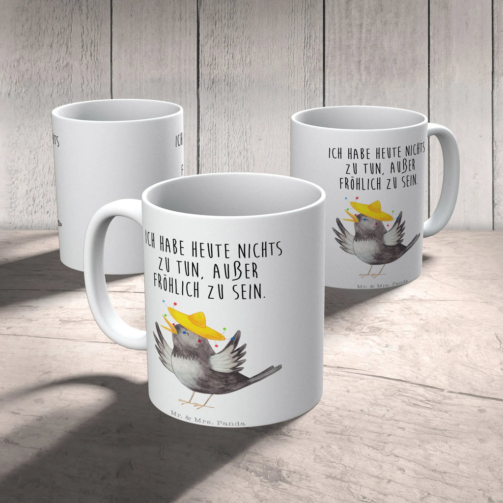 Tasse Rabe Sombrero Tasse, Kaffeetasse, Teetasse, Becher, Kaffeebecher, Teebecher, Keramiktasse, Porzellantasse, Büro Tasse, Geschenk Tasse, Tasse Sprüche, Tasse Motive, Kaffeetassen, Tasse bedrucken, Designer Tasse, Cappuccino Tassen, Schöne Teetassen, Tiermotive, Gute Laune, lustige Sprüche, Tiere, Rabe, Vogel, Vögel, Spruch positiv, fröhlich sein, glücklich sein, Glück Spruch, froh, Elster, Motivation