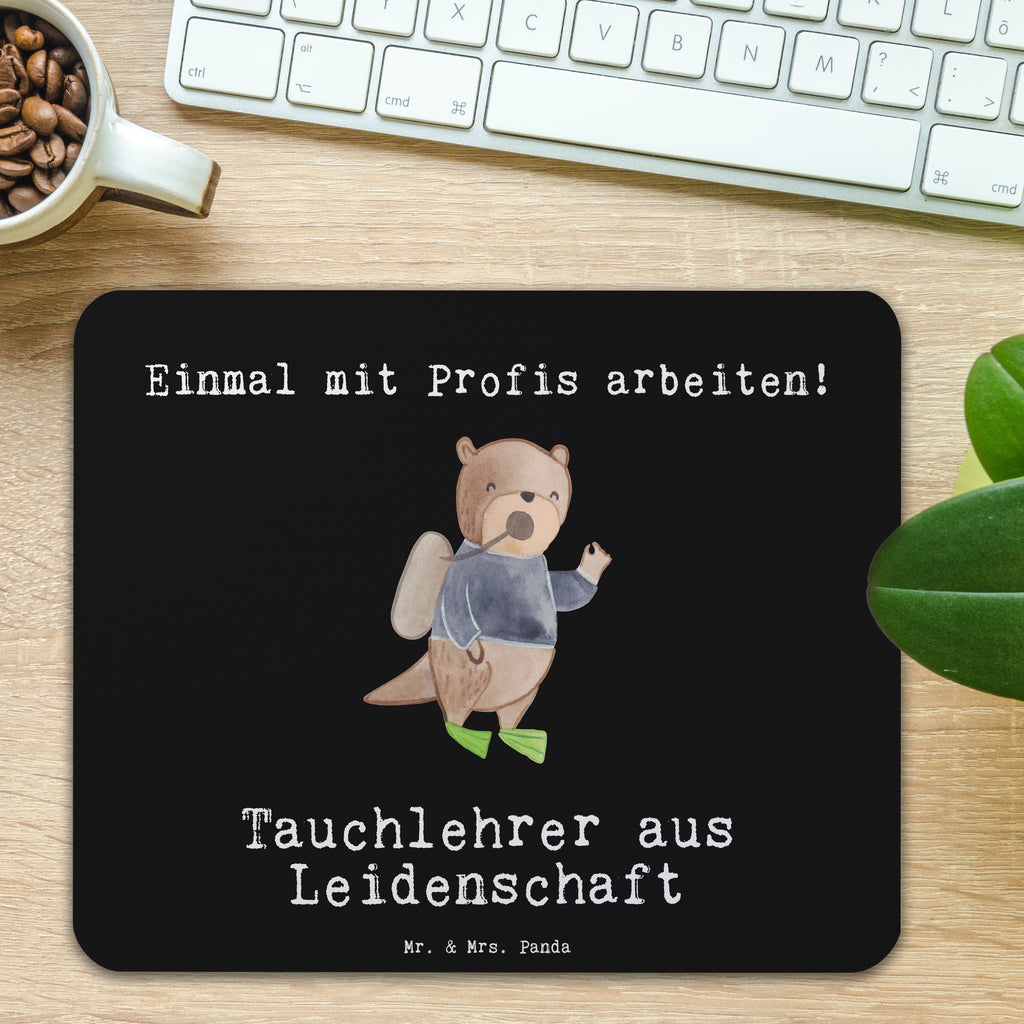 Mauspad Tauchlehrer aus Leidenschaft Mousepad, Computer zubehör, Büroausstattung, PC Zubehör, Arbeitszimmer, Mauspad, Einzigartiges Mauspad, Designer Mauspad, Mausunterlage, Mauspad Büro, Beruf, Ausbildung, Jubiläum, Abschied, Rente, Kollege, Kollegin, Geschenk, Schenken, Arbeitskollege, Mitarbeiter, Firma, Danke, Dankeschön