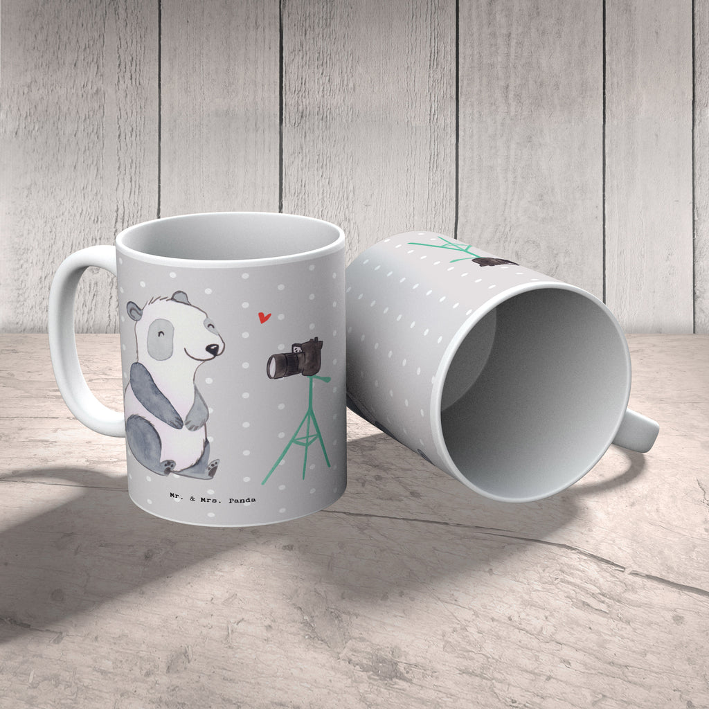 Tasse Vlogger mit Herz Tasse, Kaffeetasse, Teetasse, Becher, Kaffeebecher, Teebecher, Keramiktasse, Porzellantasse, Büro Tasse, Geschenk Tasse, Tasse Sprüche, Tasse Motive, Kaffeetassen, Tasse bedrucken, Designer Tasse, Cappuccino Tassen, Schöne Teetassen, Beruf, Ausbildung, Jubiläum, Abschied, Rente, Kollege, Kollegin, Geschenk, Schenken, Arbeitskollege, Mitarbeiter, Firma, Danke, Dankeschön