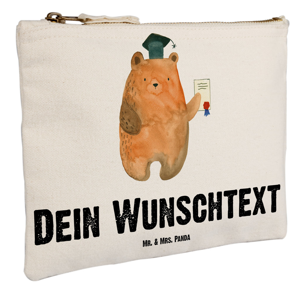 Personalisierte Schminktasche Prüfungsbär Personalisierte Schminktasche, Personalisierte Kosmetiktasche, Personalisierter Kosmetikbeutel, Personalisiertes Stiftemäppchen, Personalisiertes Etui, Personalisierte Federmappe, Personalisierte Makeup Bag, Personalisiertes Schminketui, Personalisiertes Kosmetiketui, Personalisiertes Schlamperetui, Schminktasche mit Namen, Kosmetiktasche mit Namen, Kosmetikbeutel mit Namen, Stiftemäppchen mit Namen, Etui mit Namen, Federmappe mit Namen, Makeup Bg mit Namen, Schminketui mit Namen, Kosmetiketui mit Namen, Schlamperetui mit Namen, Schminktasche personalisieren, Schminktasche bedrucken, Schminktasche selbst gestalten, Bär, Teddy, Teddybär, Abitur, Prüfungen, Prüfung bestanden, Abschluss, Zeugnis, Abschlusszeugnis