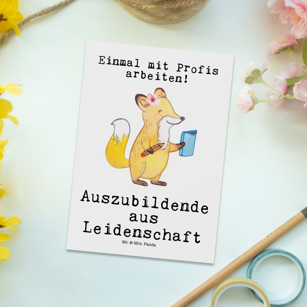 Postkarte Auszubildende aus Leidenschaft Postkarte, Karte, Geschenkkarte, Grußkarte, Einladung, Ansichtskarte, Geburtstagskarte, Einladungskarte, Dankeskarte, Ansichtskarten, Einladung Geburtstag, Einladungskarten Geburtstag, Beruf, Ausbildung, Jubiläum, Abschied, Rente, Kollege, Kollegin, Geschenk, Schenken, Arbeitskollege, Mitarbeiter, Firma, Danke, Dankeschön, Auszubildende, Azubine, Ausbildungsbeginn, Abschlussprüfung, Beginn der Ausbildung, Glücksbringer zur Ausbildung