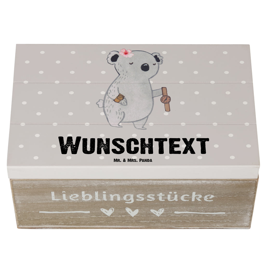 Personalisierte Holzkiste Uhrmacherin Herz Holzkiste mit Namen, Kiste mit Namen, Schatzkiste mit Namen, Truhe mit Namen, Schatulle mit Namen, Erinnerungsbox mit Namen, Erinnerungskiste, mit Namen, Dekokiste mit Namen, Aufbewahrungsbox mit Namen, Holzkiste Personalisiert, Kiste Personalisiert, Schatzkiste Personalisiert, Truhe Personalisiert, Schatulle Personalisiert, Erinnerungsbox Personalisiert, Erinnerungskiste Personalisiert, Dekokiste Personalisiert, Aufbewahrungsbox Personalisiert, Geschenkbox personalisiert, GEschenkdose personalisiert, Beruf, Ausbildung, Jubiläum, Abschied, Rente, Kollege, Kollegin, Geschenk, Schenken, Arbeitskollege, Mitarbeiter, Firma, Danke, Dankeschön