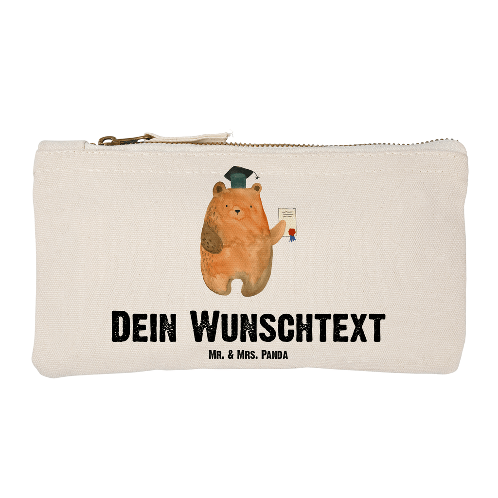 Personalisierte Schminktasche Prüfungsbär Personalisierte Schminktasche, Personalisierte Kosmetiktasche, Personalisierter Kosmetikbeutel, Personalisiertes Stiftemäppchen, Personalisiertes Etui, Personalisierte Federmappe, Personalisierte Makeup Bag, Personalisiertes Schminketui, Personalisiertes Kosmetiketui, Personalisiertes Schlamperetui, Schminktasche mit Namen, Kosmetiktasche mit Namen, Kosmetikbeutel mit Namen, Stiftemäppchen mit Namen, Etui mit Namen, Federmappe mit Namen, Makeup Bg mit Namen, Schminketui mit Namen, Kosmetiketui mit Namen, Schlamperetui mit Namen, Schminktasche personalisieren, Schminktasche bedrucken, Schminktasche selbst gestalten, Bär, Teddy, Teddybär, Abitur, Prüfungen, Prüfung bestanden, Abschluss, Zeugnis, Abschlusszeugnis