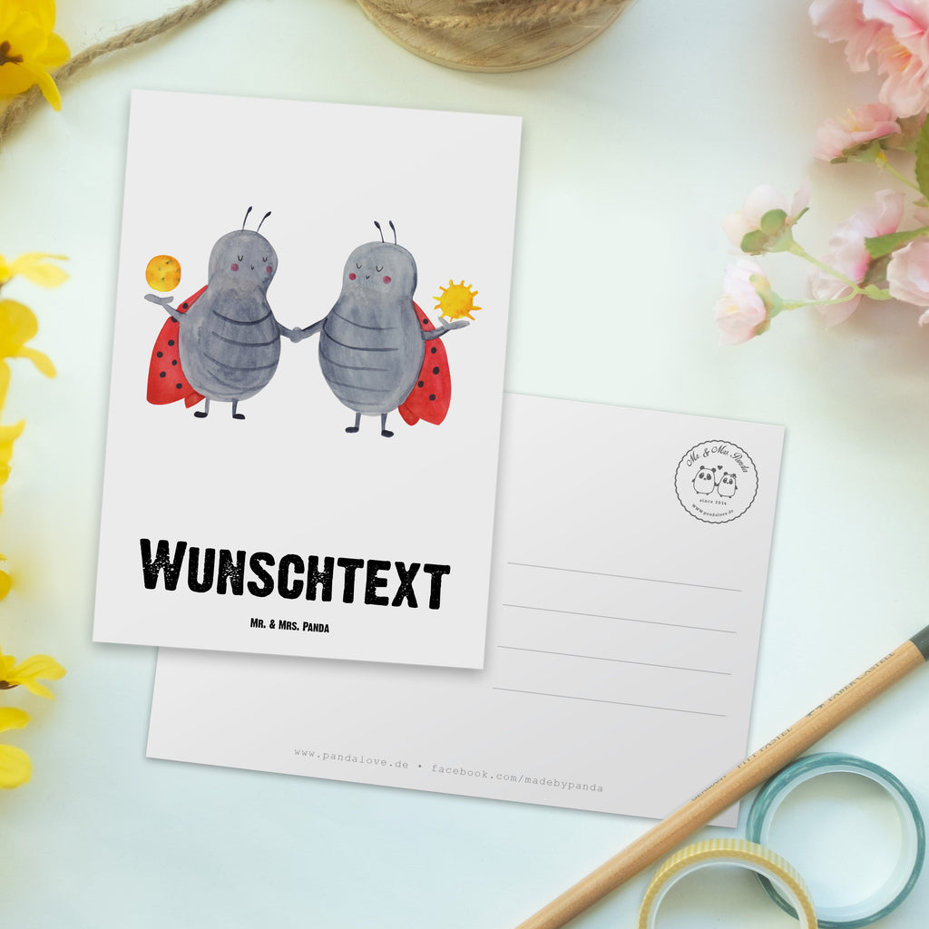 Personalisierte Postkarte Sternzeichen Zwilling Postkarte mit Namen, Postkarte bedrucken, Postkarte mit Wunschtext, Postkarte personalisierbar, Geschenkkarte mit Namen, Grußkarte mit Namen, Karte mit Namen, Einladung mit Namen, Ansichtskarte mit Namen, Geschenkkarte mit Wunschtext, Grußkarte mit Wunschtext, Karte mit Wunschtext, Einladung mit Wunschtext, Ansichtskarte mit Wunschtext, Tierkreiszeichen, Sternzeichen, Horoskop, Astrologie, Aszendent, Zwillinge, Zwilling Geschenk, Zwilling Sternzeichen, Geburtstag Mai, Geschenk Mai, Geschenk Juni, Marienkäfer, Glückskäfer, Zwillingsbruder, Zwillingsschwester