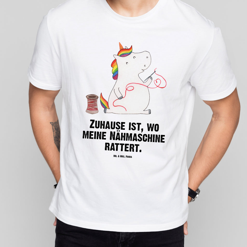 T-Shirt Standard Einhorn Näherin T-Shirt, Shirt, Tshirt, Lustiges T-Shirt, T-Shirt mit Spruch, Party, Junggesellenabschied, Jubiläum, Geburstag, Herrn, Damen, Männer, Frauen, Schlafshirt, Nachthemd, Sprüche, Einhorn, Einhörner, Einhorn Deko, Pegasus, Unicorn, Näherin, nähen, Mädchen, Freundin, Häkeln, Stricken, basteln, Nähzimmer