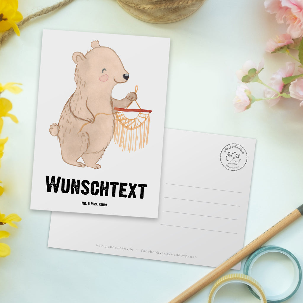 Personalisierte Postkarte Bär Makramee Postkarte mit Namen, Postkarte bedrucken, Postkarte mit Wunschtext, Postkarte personalisierbar, Geschenkkarte mit Namen, Grußkarte mit Namen, Karte mit Namen, Einladung mit Namen, Ansichtskarte mit Namen, Geschenkkarte mit Wunschtext, Grußkarte mit Wunschtext, Karte mit Wunschtext, Einladung mit Wunschtext, Ansichtskarte mit Wunschtext, Geschenk, Sport, Sportart, Hobby, Schenken, Danke, Dankeschön, Auszeichnung, Gewinn, Sportler, Makramee, Basteln, Basteln mit Makramee