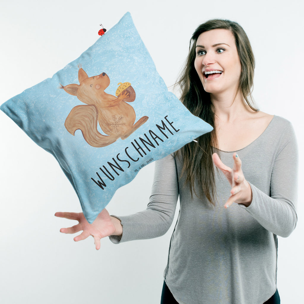 Personalisiertes Kissen Eichhörnchen Weihnachten Kissen, personalisiert, Name, Wunschname, bedrucken, Kopfkissen, Winter, Weihnachten, Weihnachtsdeko, Nikolaus, Advent, Heiligabend, Wintermotiv, Frohe Weihnachten, Frohes neues Jahr, Guten Rutsch, Weihnachtsmotiv, Weihnachtsgruß, Neujahr, Vogel