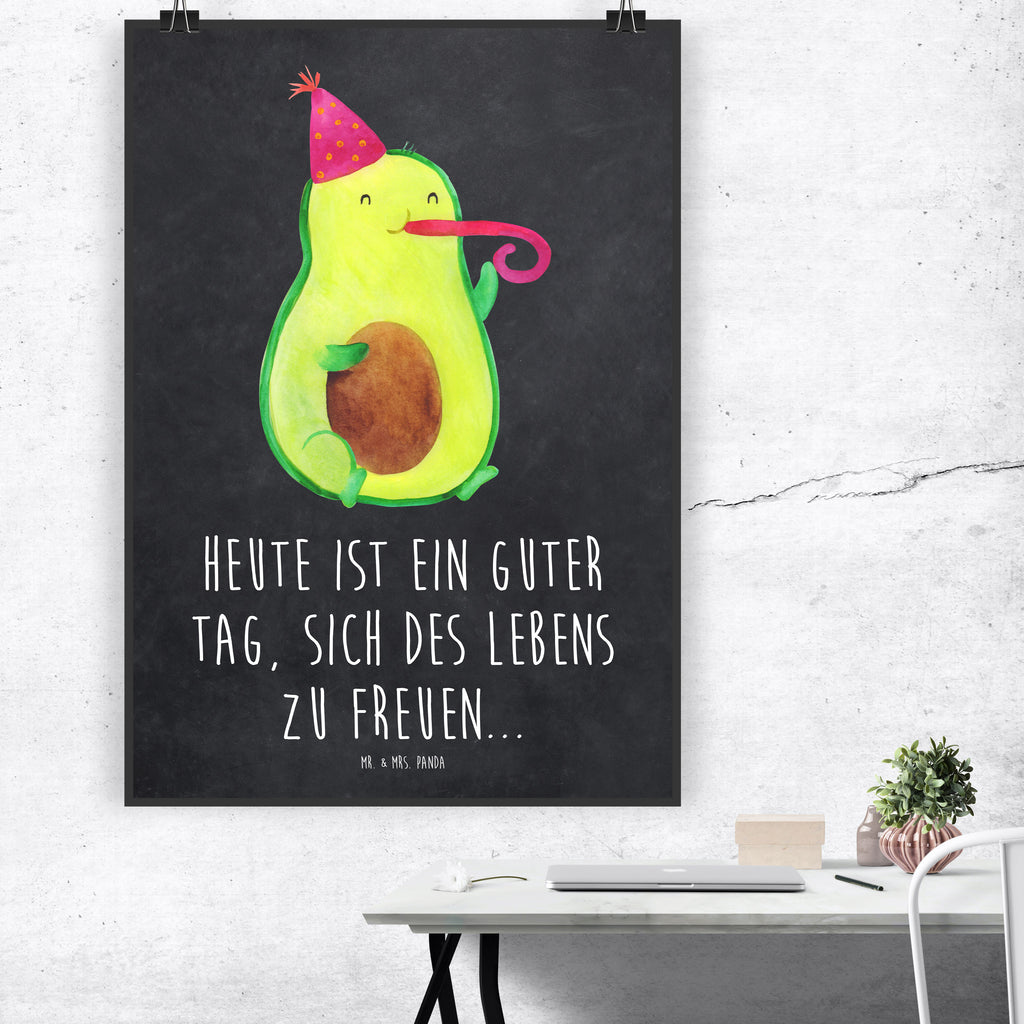 Poster Avocado Partyhupe Poster, Wandposter, Bild, Wanddeko, Küchenposter, Kinderposter, Wanddeko Bild, Raumdekoration, Wanddekoration, Handgemaltes Poster, Mr. & Mrs. Panda Poster, Designposter, Kunstdruck, Posterdruck, Avocado, Veggie, Vegan, Gesund, Party, Feierlichkeit, Feier, Fete, Geburtstag, Gute Laune, Tröte