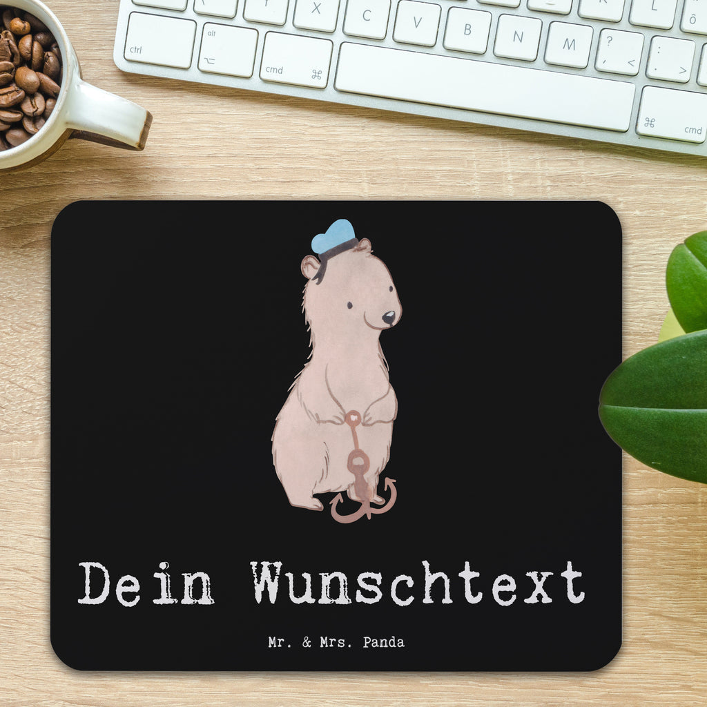 Personalisiertes Mauspad Matrose mit Herz Personalisiertes Mousepad, Personalisiertes Mouse Pad, Personalisiertes Mauspad, Mauspad mit Namen, Mousepad mit Namen, Mauspad bedrucken, Mousepad bedrucken, Namensaufdruck, selbst bedrucken, Arbeitszimmer Geschenk, Büro Geschenk, Mouse Pad mit Namen, Selbst bedrucken, Individuelles Mauspad, Einzigartiges Mauspad, Mauspad mit Namen gestalten, Beruf, Ausbildung, Jubiläum, Abschied, Rente, Kollege, Kollegin, Geschenk, Schenken, Arbeitskollege, Mitarbeiter, Firma, Danke, Dankeschön, Matrose, Seemann, Seeleute, Schiff, Schiffsmechaniker