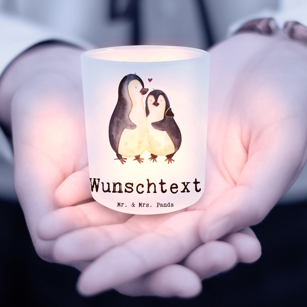 Personalisiertes Windlicht Pinguin Bester Mann der Welt Personalisiertes Windlicht, Personalisiertes Windlicht Glas, Personalisiertes Teelichtglas, Personalisierter Teelichthalter, Personalisiertes Kerzenglas, Personalisierte Kerze, Personalisiertes Teelicht, Windlicht mit Namen, Windlicht Glas mit Namen, Teelichtglas mit Namen, Teelichthalter mit Namen, Teelichter mit Namen, Kerzenglas mit Namen, Kerze mit Namen, Teelicht mit Namen, Namenspersonalisierung, Name, selbst gestalten, Wunschtext, Bedrucken, für, Dankeschön, Geschenk, Schenken, Geburtstag, Geburtstagsgeschenk, Geschenkidee, Danke, Bedanken, Mitbringsel, Freude machen, Geschenktipp, Ehemann, Beste, Mann, Partner, Freund, Traummann, Liebling, Ehepartner, Ehe, Gatte, Lebensgefährte, Bräutigam, Kleinigkeit