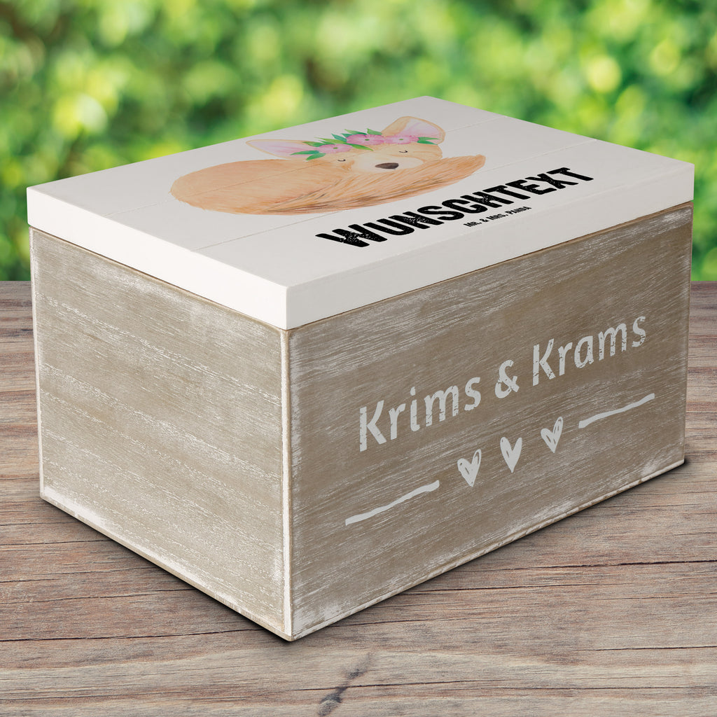 Personalisierte Holzkiste Wüstenfuchs Blumen Holzkiste mit Namen, Kiste mit Namen, Schatzkiste mit Namen, Truhe mit Namen, Schatulle mit Namen, Erinnerungsbox mit Namen, Erinnerungskiste, mit Namen, Dekokiste mit Namen, Aufbewahrungsbox mit Namen, Holzkiste Personalisiert, Kiste Personalisiert, Schatzkiste Personalisiert, Truhe Personalisiert, Schatulle Personalisiert, Erinnerungsbox Personalisiert, Erinnerungskiste Personalisiert, Dekokiste Personalisiert, Aufbewahrungsbox Personalisiert, Geschenkbox personalisiert, GEschenkdose personalisiert, Afrika, Wildtiere, Wüste, Wüstenfuchs, Blumen, Blumenkranz, Glücklich