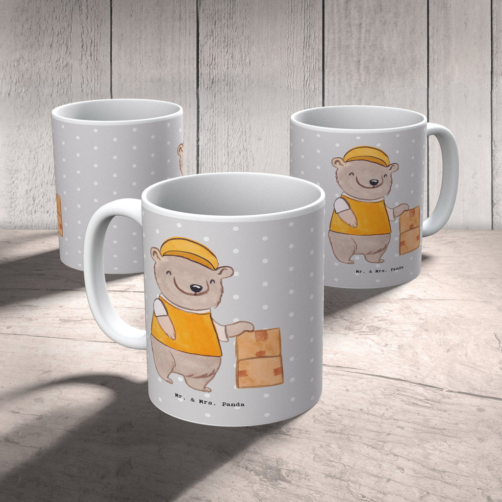 Tasse Paketzusteller mit Herz Tasse, Kaffeetasse, Teetasse, Becher, Kaffeebecher, Teebecher, Keramiktasse, Porzellantasse, Büro Tasse, Geschenk Tasse, Tasse Sprüche, Tasse Motive, Kaffeetassen, Tasse bedrucken, Designer Tasse, Cappuccino Tassen, Schöne Teetassen, Beruf, Ausbildung, Jubiläum, Abschied, Rente, Kollege, Kollegin, Geschenk, Schenken, Arbeitskollege, Mitarbeiter, Firma, Danke, Dankeschön, Paketzusteller, Paketbote, Zustellservice Pakete