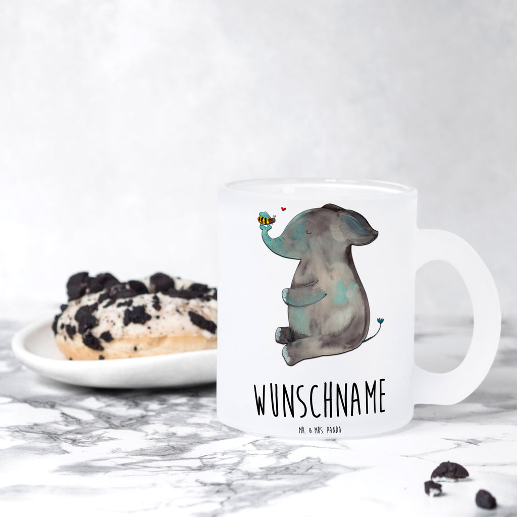 Personalisierte Teetasse Elefant & Biene Personalisierte Teetasse, Personalisiertes Teeglas, Personalisierter Teebecher, Personalisierte Glas Teetasse, Personalisierte Teetasse aus Glas, Teetasse mit Namen, Teeglas mit Namen, Teebecher mit Namen, Glas Teetasse mit Namen, Teetasse aus Glas mit Namen, Teetasse Wunschname, Teetasse selbst gestalten., Tiermotive, Gute Laune, lustige Sprüche, Tiere, Elefant, Biene, Liebe, Liebesbeweis, Jahrestag, Liebesgeschenk, Heiratsantrag, Hochzeitsgeschenk, Liebesspruch