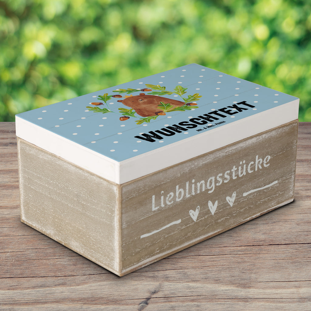 Personalisierte Holzkiste Bär König Holzkiste mit Namen, Kiste mit Namen, Schatzkiste mit Namen, Truhe mit Namen, Schatulle mit Namen, Erinnerungsbox mit Namen, Erinnerungskiste, mit Namen, Dekokiste mit Namen, Aufbewahrungsbox mit Namen, Holzkiste Personalisiert, Kiste Personalisiert, Schatzkiste Personalisiert, Truhe Personalisiert, Schatulle Personalisiert, Erinnerungsbox Personalisiert, Erinnerungskiste Personalisiert, Dekokiste Personalisiert, Aufbewahrungsbox Personalisiert, Geschenkbox personalisiert, GEschenkdose personalisiert, Bär, Teddy, Teddybär, Papa, Papa Bär, bester Vater, bester Papa, weltbester Papa, Vatertag, Vater, Dad, Daddy, Papi