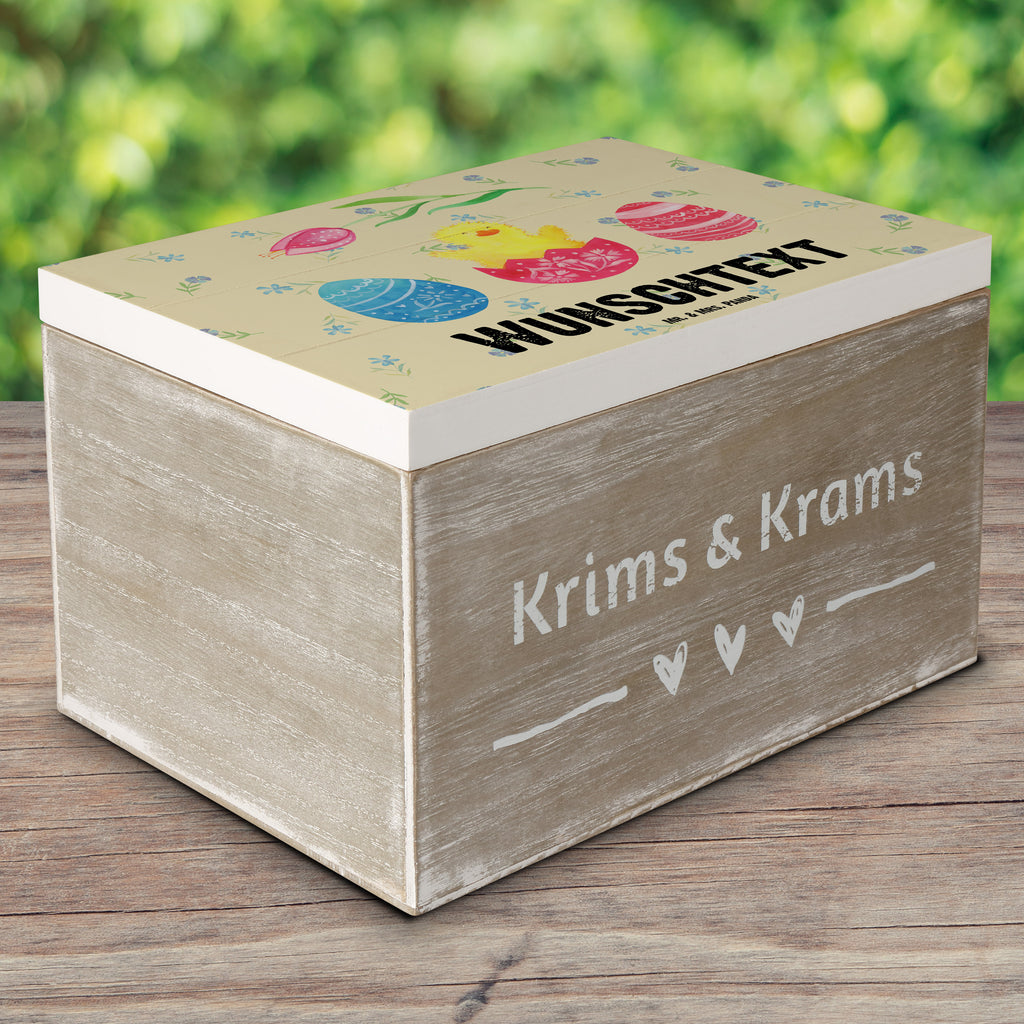 Personalisierte Holzkiste Küken geschlüpft Holzkiste mit Namen, Kiste mit Namen, Schatzkiste mit Namen, Truhe mit Namen, Schatulle mit Namen, Erinnerungsbox mit Namen, Erinnerungskiste, mit Namen, Dekokiste mit Namen, Aufbewahrungsbox mit Namen, Holzkiste Personalisiert, Kiste Personalisiert, Schatzkiste Personalisiert, Truhe Personalisiert, Schatulle Personalisiert, Erinnerungsbox Personalisiert, Erinnerungskiste Personalisiert, Dekokiste Personalisiert, Aufbewahrungsbox Personalisiert, Geschenkbox personalisiert, GEschenkdose personalisiert, Ostern, Osterhase, Ostergeschenke, Osternest, Osterdeko, Geschenke zu Ostern, Ostern Geschenk, Ostergeschenke Kinder, Ostern Kinder, Küken, Osterei, Ostereier, Ei, Frühlingsgefühle, Freude, Grüße, liebe Grüße, Frohe Ostern, Ostergrüße