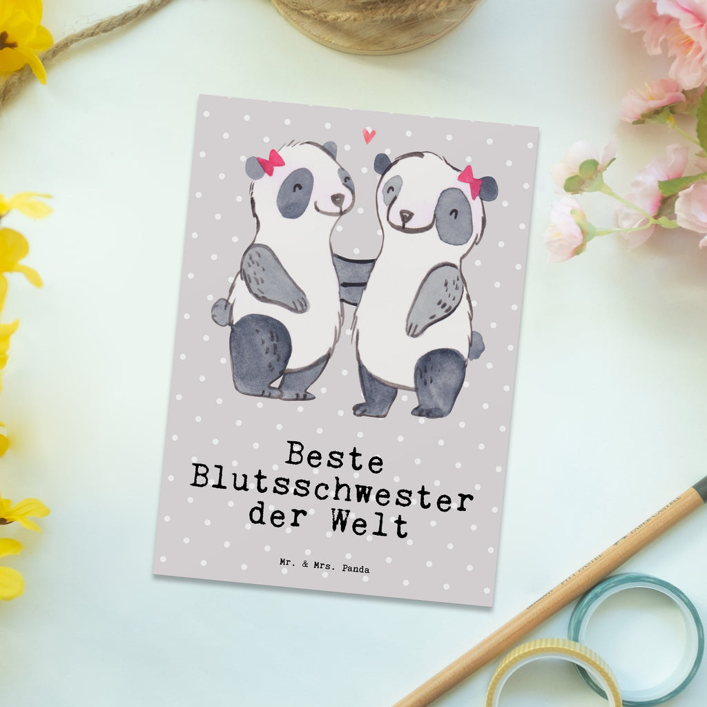 Postkarte Panda Beste Blutsschwester der Welt Postkarte, Karte, Geschenkkarte, Grußkarte, Einladung, Ansichtskarte, Geburtstagskarte, Einladungskarte, Dankeskarte, Ansichtskarten, Einladung Geburtstag, Einladungskarten Geburtstag, für, Dankeschön, Geschenk, Schenken, Geburtstag, Geburtstagsgeschenk, Geschenkidee, Danke, Bedanken, Mitbringsel, Freude machen, Geschenktipp, Blutsschwester, Blutsgeschwister, Freundin, Bae, Schwestern, Schwester, Geschwister, Schwesterherz, Sister, Familie, Kleinigkeit, Beste, Tochter, Liebe