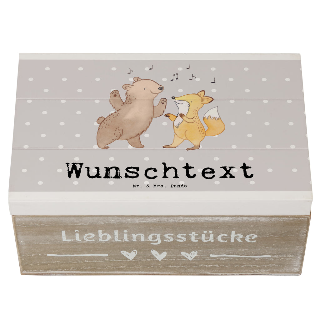 Personalisierte Holzkiste Bär & Fuchs Disco Holzkiste mit Namen, Kiste mit Namen, Schatzkiste mit Namen, Truhe mit Namen, Schatulle mit Namen, Erinnerungsbox mit Namen, Erinnerungskiste, mit Namen, Dekokiste mit Namen, Aufbewahrungsbox mit Namen, Holzkiste Personalisiert, Kiste Personalisiert, Schatzkiste Personalisiert, Truhe Personalisiert, Schatulle Personalisiert, Erinnerungsbox Personalisiert, Erinnerungskiste Personalisiert, Dekokiste Personalisiert, Aufbewahrungsbox Personalisiert, Geschenkbox personalisiert, GEschenkdose personalisiert, Geschenk, Sport, Sportart, Hobby, Schenken, Danke, Dankeschön, Auszeichnung, Gewinn, Sportler, Disco, Clubs, Tanzen, Feiern, Clubbing, Tanzstimmung, Nachtclub