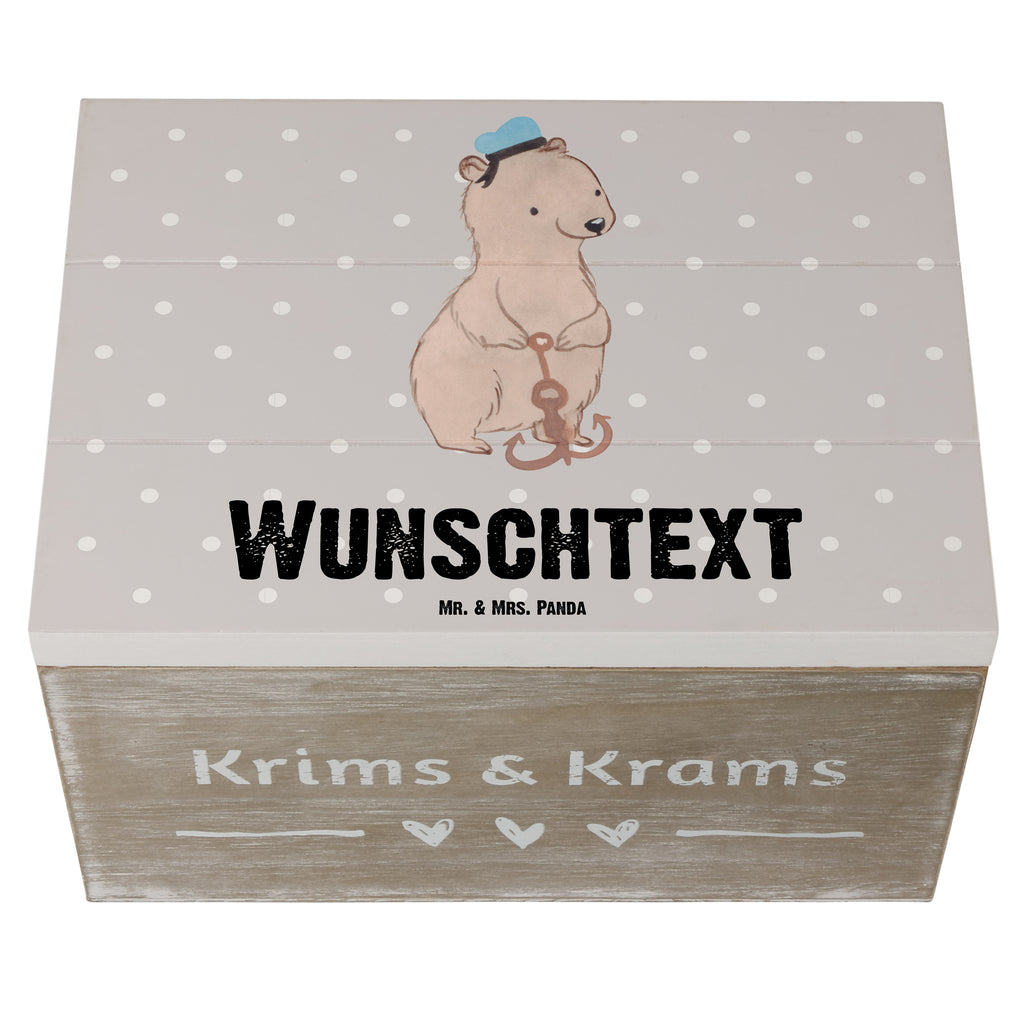 Personalisierte Holzkiste Matrosin Herz Holzkiste mit Namen, Kiste mit Namen, Schatzkiste mit Namen, Truhe mit Namen, Schatulle mit Namen, Erinnerungsbox mit Namen, Erinnerungskiste, mit Namen, Dekokiste mit Namen, Aufbewahrungsbox mit Namen, Holzkiste Personalisiert, Kiste Personalisiert, Schatzkiste Personalisiert, Truhe Personalisiert, Schatulle Personalisiert, Erinnerungsbox Personalisiert, Erinnerungskiste Personalisiert, Dekokiste Personalisiert, Aufbewahrungsbox Personalisiert, Geschenkbox personalisiert, GEschenkdose personalisiert, Beruf, Ausbildung, Jubiläum, Abschied, Rente, Kollege, Kollegin, Geschenk, Schenken, Arbeitskollege, Mitarbeiter, Firma, Danke, Dankeschön, Matrosin, Seeleute, Schiff, Schiffsmechanikerin