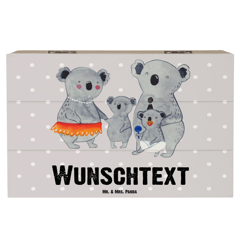 Personalisierte Holzkiste Koala Familie Holzkiste mit Namen, Kiste mit Namen, Schatzkiste mit Namen, Truhe mit Namen, Schatulle mit Namen, Erinnerungsbox mit Namen, Erinnerungskiste, mit Namen, Dekokiste mit Namen, Aufbewahrungsbox mit Namen, Holzkiste Personalisiert, Kiste Personalisiert, Schatzkiste Personalisiert, Truhe Personalisiert, Schatulle Personalisiert, Erinnerungsbox Personalisiert, Erinnerungskiste Personalisiert, Dekokiste Personalisiert, Aufbewahrungsbox Personalisiert, Geschenkbox personalisiert, GEschenkdose personalisiert, Familie, Vatertag, Muttertag, Bruder, Schwester, Mama, Papa, Oma, Opa, Koala, Koalas, Family, Kinder, Geschwister, Familienleben