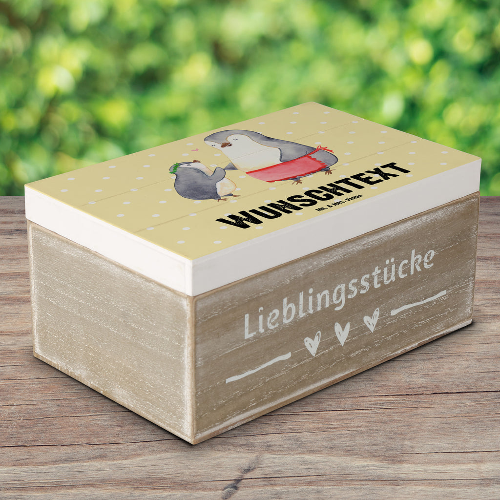 Personalisierte Holzkiste Pinguin mit Kind Holzkiste mit Namen, Kiste mit Namen, Schatzkiste mit Namen, Truhe mit Namen, Schatulle mit Namen, Erinnerungsbox mit Namen, Erinnerungskiste, mit Namen, Dekokiste mit Namen, Aufbewahrungsbox mit Namen, Holzkiste Personalisiert, Kiste Personalisiert, Schatzkiste Personalisiert, Truhe Personalisiert, Schatulle Personalisiert, Erinnerungsbox Personalisiert, Erinnerungskiste Personalisiert, Dekokiste Personalisiert, Aufbewahrungsbox Personalisiert, Geschenkbox personalisiert, GEschenkdose personalisiert, Familie, Vatertag, Muttertag, Bruder, Schwester, Mama, Papa, Oma, Opa, Geschenk, Mami, Mutti, Mutter, Geburststag