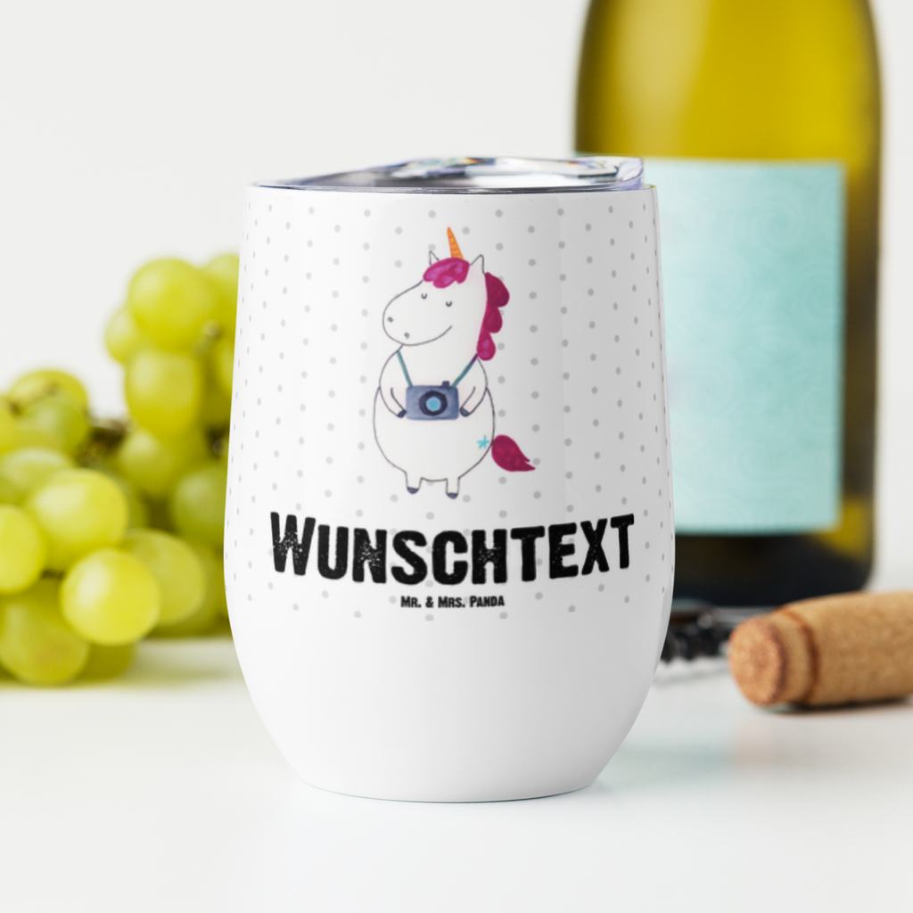 Personalisierter Weinbecher Einhorn Fotograf Personalisierter Weinbecher, Personalisierter Glühwein Becher, Heißgetränke, Personalisierter Trinkbecher, Personalisierter Weinkelch, Personalisiertes Weingläser, hochwertiger Weinbecher, Weinbecher Reisen, Weinbecher unterwegs, Personalisertes Sommerglas, mit Namen, Wunschtext, Personalisierung, selbst bedrucken, Personalisiertes Weinglas, Einhorn, Einhörner, Einhorn Deko, Pegasus, Unicorn, Fotograf, Fotografie, Kamera, Reisen, Weltreise, Weltenbummler, Urlaub, Tourist, Kurztrip, Reise, Städtereise