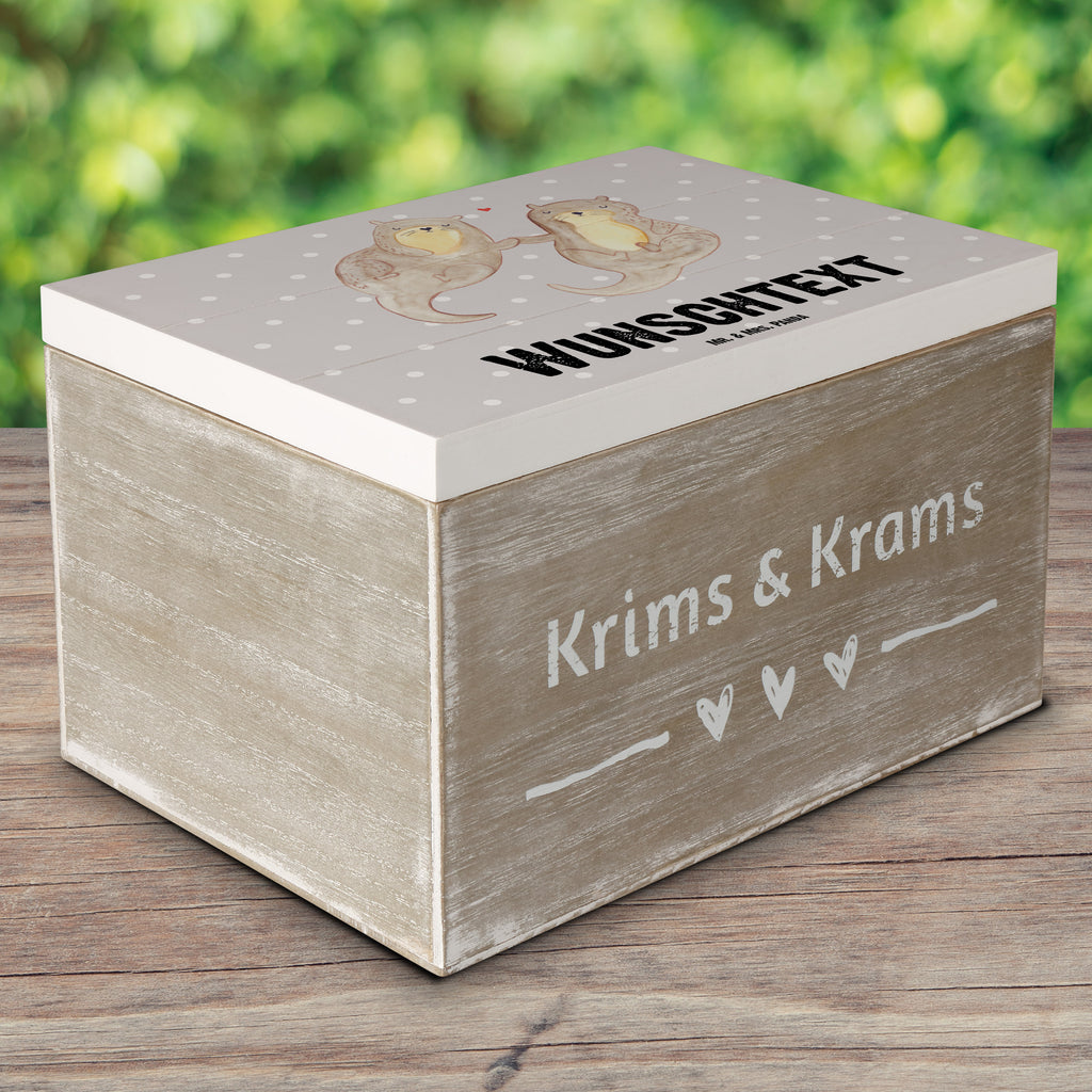 Personalisierte Holzkiste Otter Hände halten Holzkiste mit Namen, Kiste mit Namen, Schatzkiste mit Namen, Truhe mit Namen, Schatulle mit Namen, Erinnerungsbox mit Namen, Erinnerungskiste, mit Namen, Dekokiste mit Namen, Aufbewahrungsbox mit Namen, Holzkiste Personalisiert, Kiste Personalisiert, Schatzkiste Personalisiert, Truhe Personalisiert, Schatulle Personalisiert, Erinnerungsbox Personalisiert, Erinnerungskiste Personalisiert, Dekokiste Personalisiert, Aufbewahrungsbox Personalisiert, Geschenkbox personalisiert, GEschenkdose personalisiert, Otter, Fischotter, Seeotter, Otter Seeotter See Otter