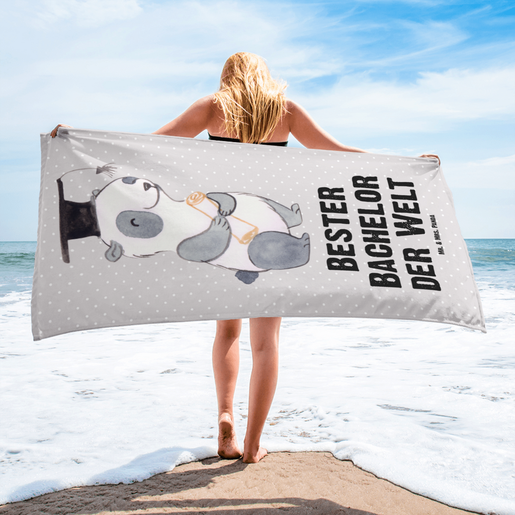 XL Badehandtuch Panda Bester Bachelor der Welt Handtuch, Badetuch, Duschtuch, Strandtuch, Saunatuch, für, Dankeschön, Geschenk, Schenken, Geburtstag, Geburtstagsgeschenk, Geschenkidee, Danke, Bedanken, Mitbringsel, Freude machen, Geschenktipp, Bachelor, Student, Studium, Sohn, Spaß, Musterschüler, lustig, Studienabschluss, witzig, Universität, Abschluss, Alumni, Uni, Studenten, Hochschule