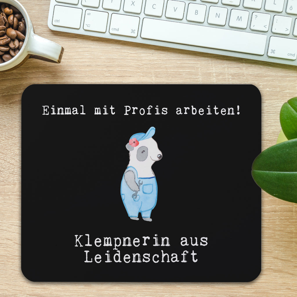 Mauspad Klempnerin aus Leidenschaft Mousepad, Computer zubehör, Büroausstattung, PC Zubehör, Arbeitszimmer, Mauspad, Einzigartiges Mauspad, Designer Mauspad, Mausunterlage, Mauspad Büro, Beruf, Ausbildung, Jubiläum, Abschied, Rente, Kollege, Kollegin, Geschenk, Schenken, Arbeitskollege, Mitarbeiter, Firma, Danke, Dankeschön, Klempnerin, Handwerkerin, Installateurin, Meisterin, Gesellenprüfung, Fachbetrieb, Bauklempnerin, Sanitärinstallationen