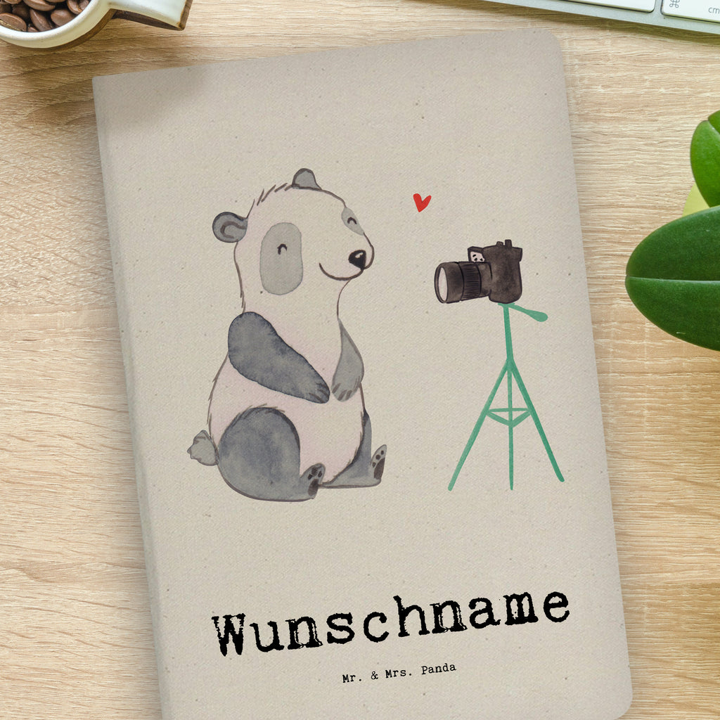 DIN A4 Personalisiertes Notizbuch Vlogger mit Herz Personalisiertes Notizbuch, Notizbuch mit Namen, Notizbuch bedrucken, Personalisierung, Namensbuch, Namen, Beruf, Ausbildung, Jubiläum, Abschied, Rente, Kollege, Kollegin, Geschenk, Schenken, Arbeitskollege, Mitarbeiter, Firma, Danke, Dankeschön