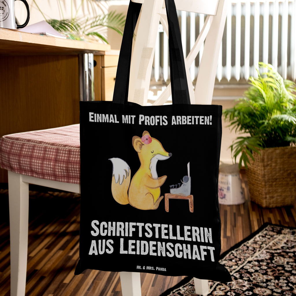 Tragetasche Schriftstellerin aus Leidenschaft Beuteltasche, Beutel, Einkaufstasche, Jutebeutel, Stoffbeutel, Tasche, Shopper, Umhängetasche, Strandtasche, Schultertasche, Stofftasche, Tragetasche, Badetasche, Jutetasche, Einkaufstüte, Laptoptasche, Beruf, Ausbildung, Jubiläum, Abschied, Rente, Kollege, Kollegin, Geschenk, Schenken, Arbeitskollege, Mitarbeiter, Firma, Danke, Dankeschön, Autorin, Buchveröffentlichung, Schriftstellerin, Verlag, Geschichtenschreiber, Hobbyautor