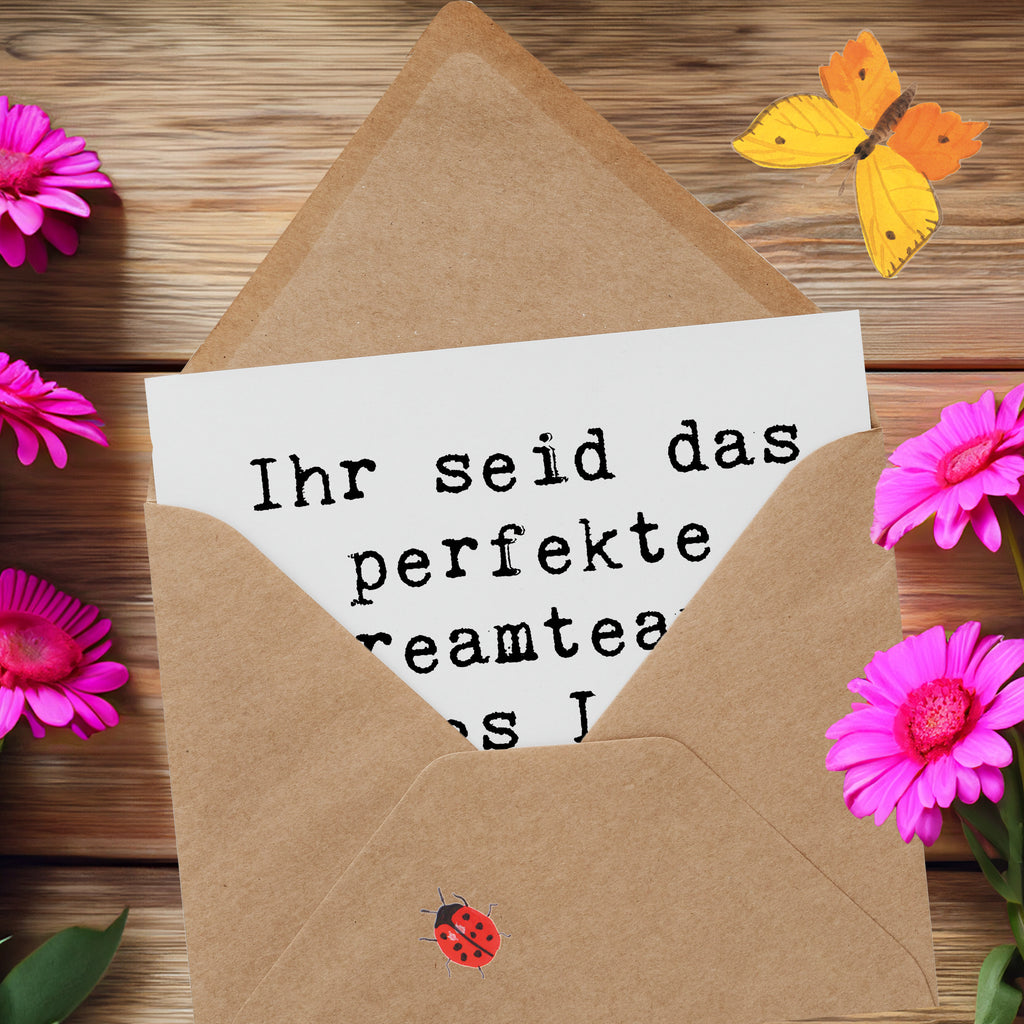 Deluxe Karte Spruch 3. Hochzeitstag Lederhochzeit Dreamteam Karte, Grußkarte, Klappkarte, Einladungskarte, Glückwunschkarte, Hochzeitskarte, Geburtstagskarte, Hochwertige Grußkarte, Hochwertige Klappkarte, Hochzeit, Hochzeitsgeschenk, Ehe, Hochzeitsfeier, Trauung, Trauungsgeschenk, Verlobungsfeier, Verlobungsgeschenk, Hochzeitsgeschenkideen, Hochzeitsgeschenke für Brautpaar