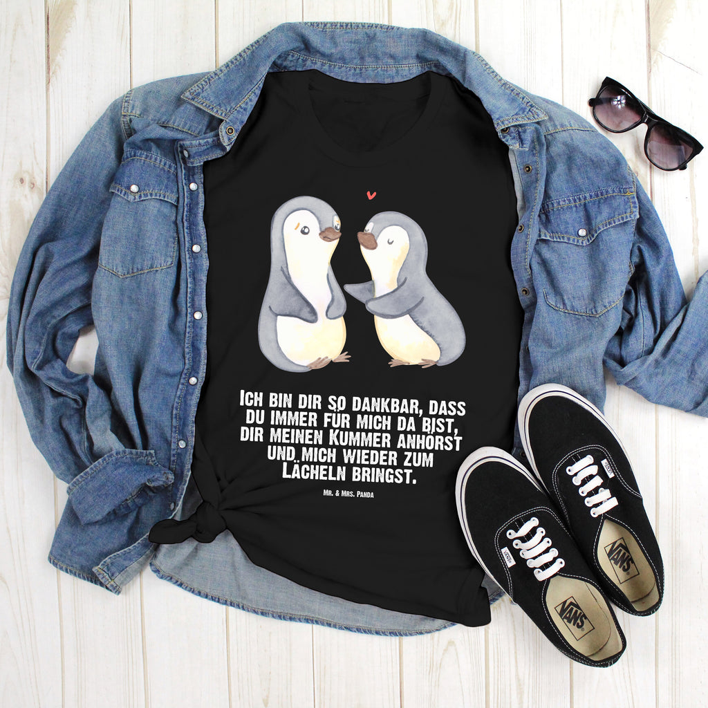 T-Shirt Standard Pinguine trösten T-Shirt, Shirt, Tshirt, Lustiges T-Shirt, T-Shirt mit Spruch, Party, Junggesellenabschied, Jubiläum, Geburstag, Herrn, Damen, Männer, Frauen, Schlafshirt, Nachthemd, Sprüche, Liebe, Partner, Freund, Freundin, Ehemann, Ehefrau, Heiraten, Verlobung, Heiratsantrag, Liebesgeschenk, Jahrestag, Hocheitstag, Valentinstag, Geschenk für Frauen, Hochzeitstag, Mitbringsel, Geschenk für Freundin, Geschenk für Partner, Liebesbeweis, für Männer, für Ehemann