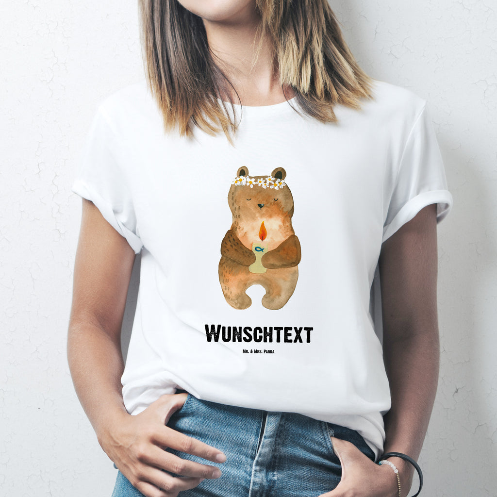 Personalisiertes T-Shirt Bär Kommunion T-Shirt Personalisiert, T-Shirt mit Namen, T-Shirt mit Aufruck, Männer, Frauen, Wunschtext, Bedrucken, Bär, Teddy, Teddybär, Kommunion, Gottes Segen, Taufkerze, katholisch