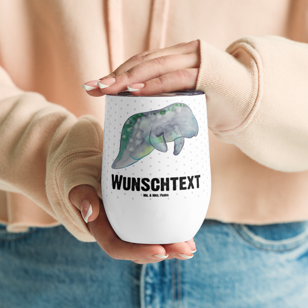 Personalisierter Weinbecher Seekuh chillt Personalisierter Weinbecher, Personalisierter Glühwein Becher, Heißgetränke, Personalisierter Trinkbecher, Personalisierter Weinkelch, Personalisiertes Weingläser, hochwertiger Weinbecher, Weinbecher Reisen, Weinbecher unterwegs, Personalisertes Sommerglas, mit Namen, Wunschtext, Personalisierung, selbst bedrucken, Personalisiertes Weinglas, Meerestiere, Meer, Urlaub, Seekuh, Seekühe, Diät, Abnehmen, Zucker, Diätwahn, Essen, Süßigkeiten