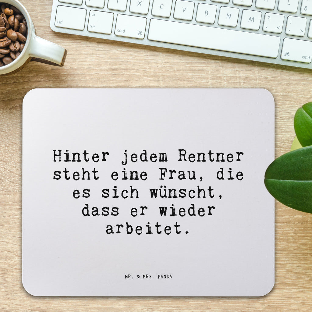 Mauspad Sprüche und Zitate Hinter jedem Rentner steht eine Frau, die es sich wünscht, dass er wieder arbeitet. Mousepad, Computer zubehör, Büroausstattung, PC Zubehör, Arbeitszimmer, Mauspad, Einzigartiges Mauspad, Designer Mauspad, Mausunterlage, Mauspad Büro, Spruch, Sprüche, lustige Sprüche, Weisheiten, Zitate, Spruch Geschenke, Spruch Sprüche Weisheiten Zitate Lustig Weisheit Worte